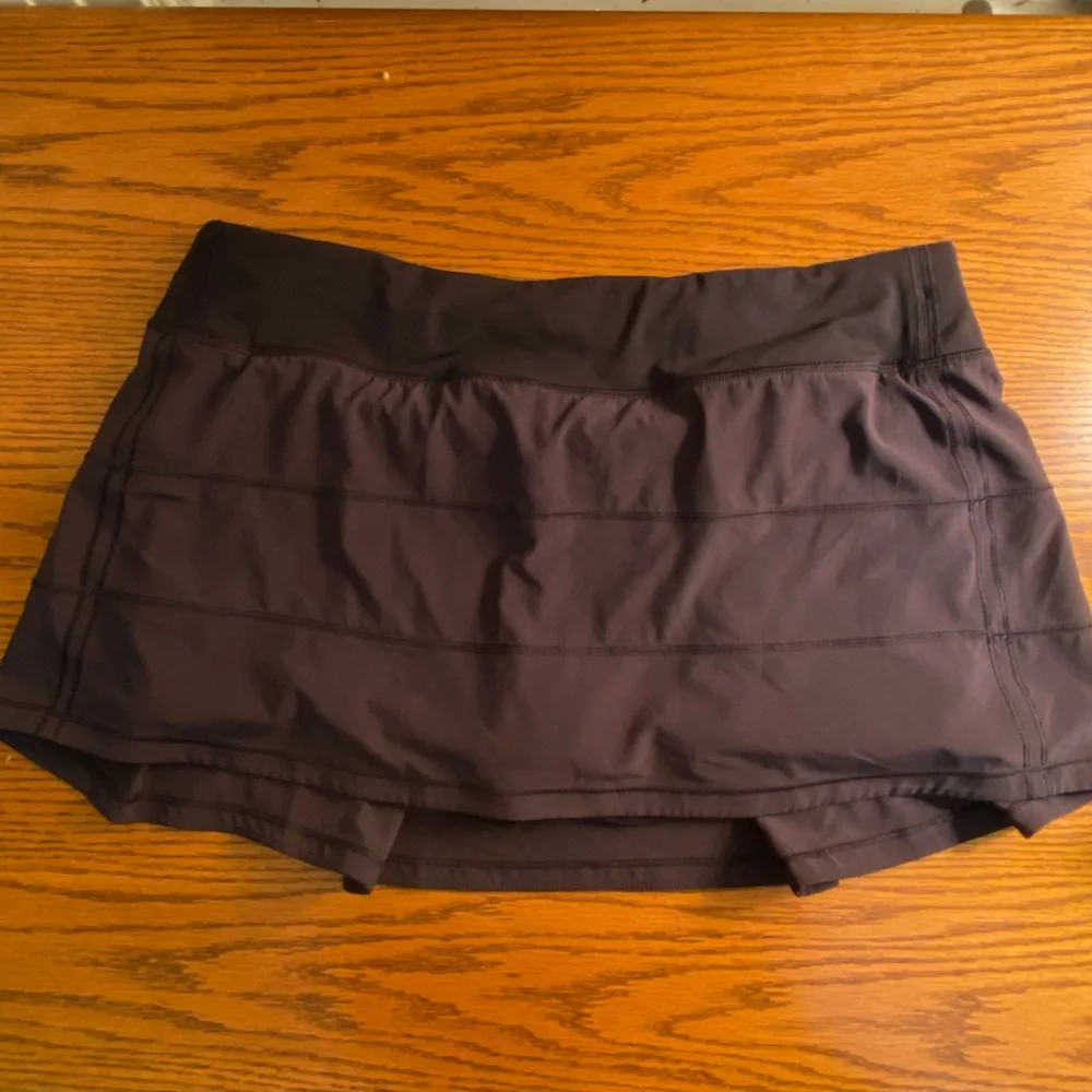 Lulu tennis skirt size 12. Worn less than 10 times. Unfortunately,too big for me - Picture 2 of 6